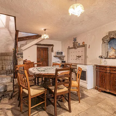 Luin Country House Near Stanjel - Happy Rentals Vakantiehuis