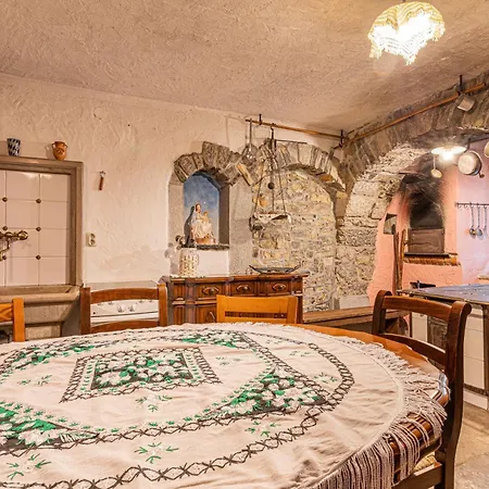 Apartment Rustic House Luin - Happy