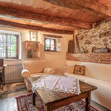 Luin Country House Near Stanjel - Happy Rentals
