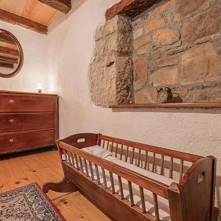 Rustic House Luin - Happy Apartmán *