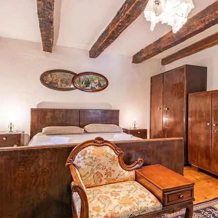 Vakantiehuis Luin Country House Near Stanjel - Happy Rentals *