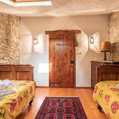 Vakantiehuis Luin Country House Near Stanjel - Happy Rentals