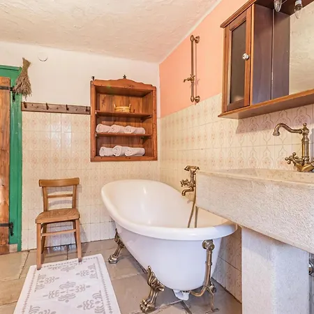 Luin Country House Near Stanjel - Happy Rentals Štanjel