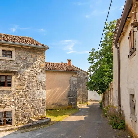 Luin Country House Near Stanjel - Happy Rentals Vakantiehuis