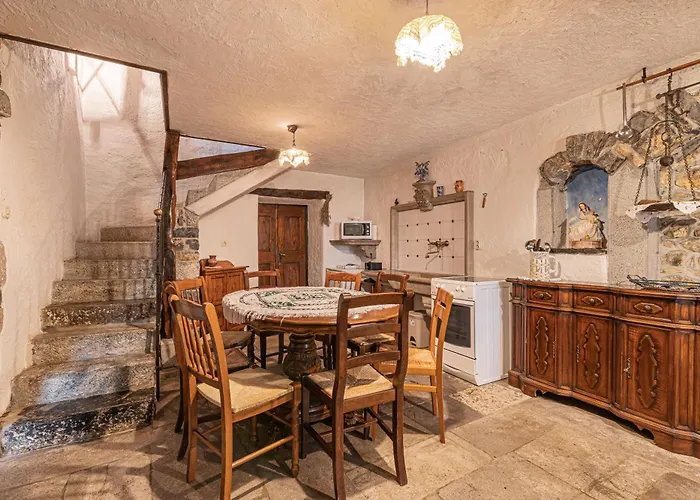 Rustic House Luin - Happy Apartamento