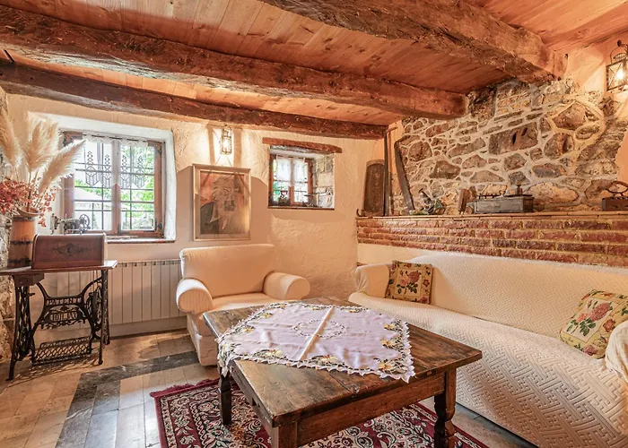 Rustic House Luin - Happy